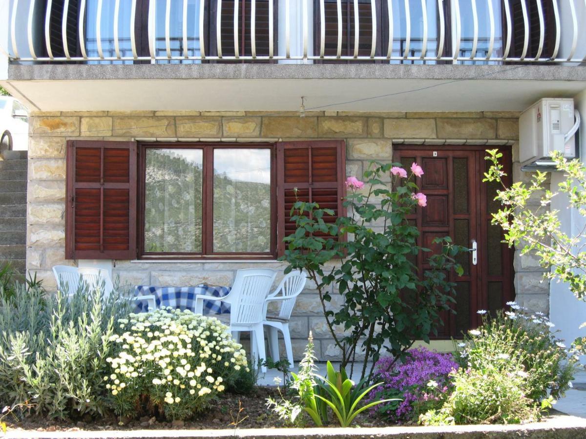Apartmani I & J Seric Seget Vranjica Exterior foto
